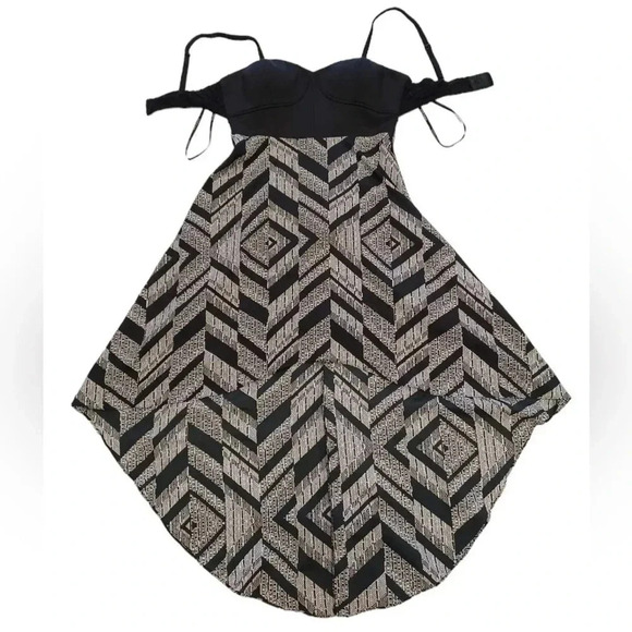 Guess Sleeveless Halter Hi Lo Black & White  Dress Size 4 - Picture 6 of 11